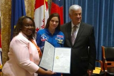 17-летняя американка стала первым юным космонавтом