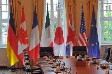 Послы G7 раскритиковали инициативу Зеленского о люстрации