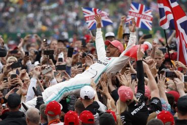 Хэмилтон выиграл Гран-при Великобритании