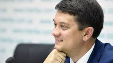 Лидер «Слуги народа» рассказал, как прекратить войну на Донбассе