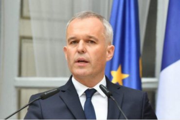 Во Франции министр подал в отставку после журналистского расследования