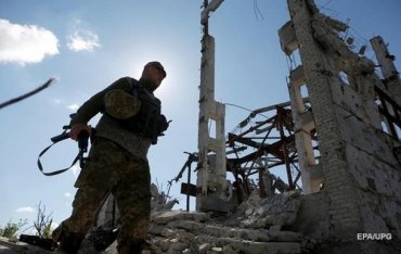 В Минске договорились о полном бессрочном перемирии на Донбассе