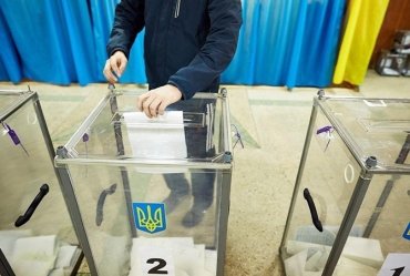 В Украине проходят досрочные выборы в Верховную Раду