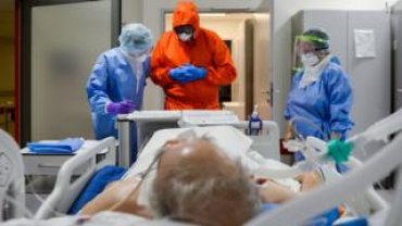 США обновили антирекорд по числу зараженных коронавирусом