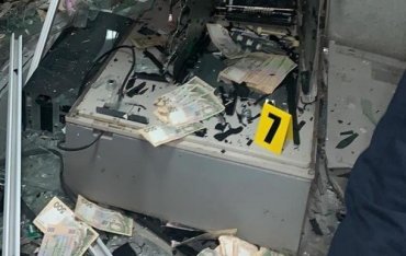 В Винницкой области неизвестные подорвали банкомат и похитили из него 1 млн гривен