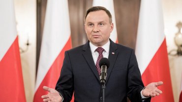 Срок давности преступлений времен коммунизма отменили: Польша