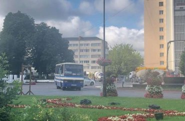В центре Луцка террорист захватил автобус с заложниками – это не учения
