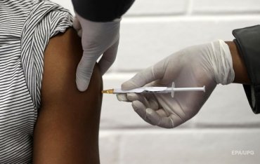 США сообщает о финальных испытаниях двух вакцин от COVID-19