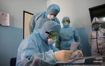 Коронавирус в Украине выявили более чем у 8 тысяч медиков