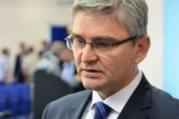 В Боснии от коронавируса умер министр