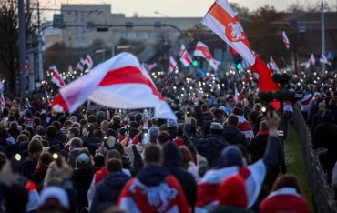 В Беларуси бело-красно-белый флаг намерены признать экстремистским