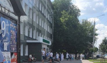 В Белгороде внезапно началась эвакуация в поликлиниках. Фото и видео