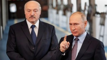 Лукашенко продолжает избегать прямого участия в войне, но Путин давит