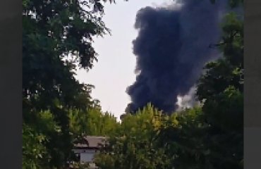 У Донецьку палає російський склад із боєприпасами та пальним