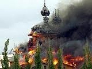 В Сумской области подожгли церковь Киевского патриархата