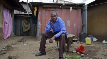 Сводный брат Обамы живет в трущобах Найроби