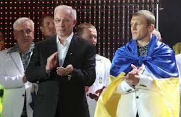 Азаров поощрит олимпийцев, у которых отобрали медали