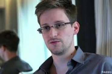 Сноуден получил убежище в России