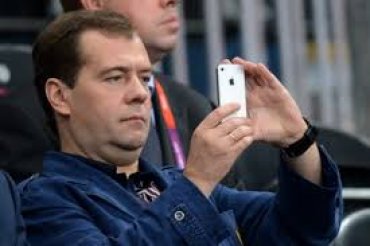 Медведев назвал Саакашвили «военным преступником»
