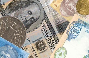 Украинцам надоели доллары: спрос на валюту падает