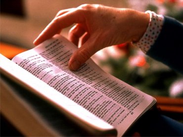 За чтение вслух Библии в США арестовали двух пасторов
