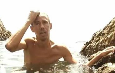 Скандальный актер Панин никуда из Крыма не уехал, а отдыхает на нудистском пляже