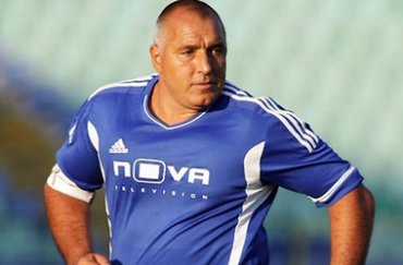 Экс-премьер Болгарии играет в футбол за команду второго дивизиона