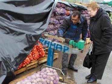 Украинцам советуют запасаться крупами и картошкой