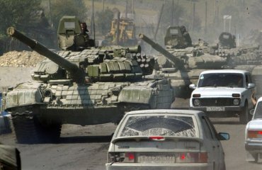 В Луганск прорвалась колонна тяжелой российской бронетехники