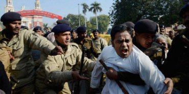 В Индии радикалы избили трех христианских пасторов