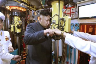 Ким Чен Ын отправил к границам Южной Кореи десантный флот