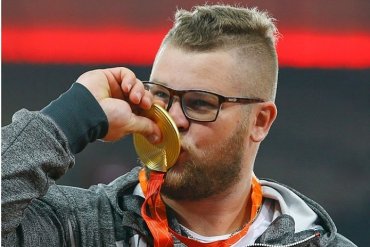 Пьяный метатель молота заплатил за такси золотой медалью Чемпионата мира