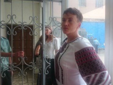 Заключенные украинских СИЗО решили голодать вместе с Савченко