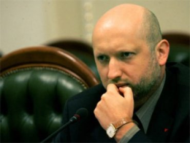 Турчинов ратует за выход на украинский рынок вооружения частных предприятий ВПК