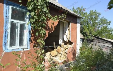 В Запорожской области БРДМ Нацгвардии въехала в жилой дом