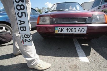 В Крыму водителей лишают прав за украинские номера