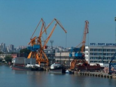 В Черноморском порту обилечивают грузовые машины за проезд вне очереди