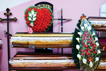 В России предлагают скидки на похороны для наркоманов