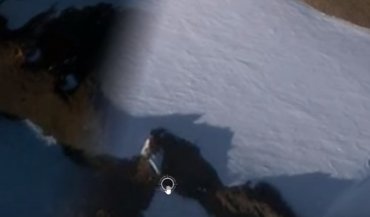 В Антарктиде нашли гигантский НЛО, вмерзший в льдину