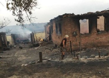В Донецкой области огонь уничтожил село