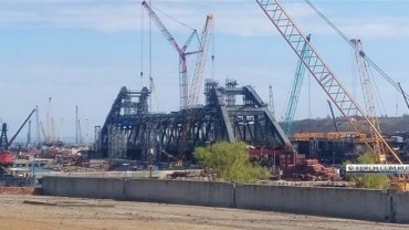 Строители Керченского моста не могут установить арки