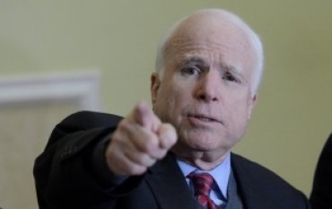 Маккейн вновь призвал дать Украине летальное оружие