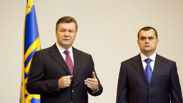 Суд разрешил задержать Януковича и Захарченко