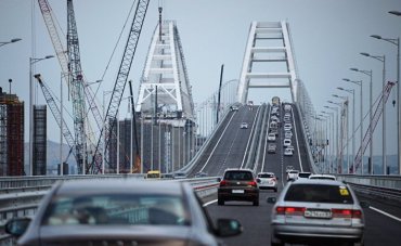 На Крымском мосту начались облавы