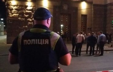 В Харькове у здания горсовета произошла стрельба – убит полицейский