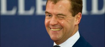 Медведев вернулся из двухнедельного запоя