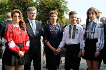 Дочери Порошенко не поступили ни в один вуз в Украине