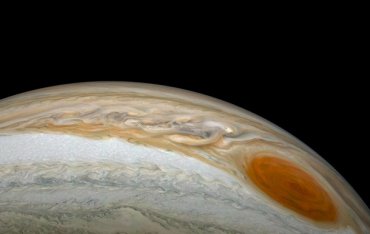 Появились новые фотографии Большого Красного пятна на Юпитере