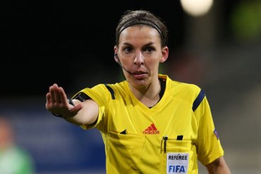 Матч за Суперкубок УЕФА впервые будут судить женщины