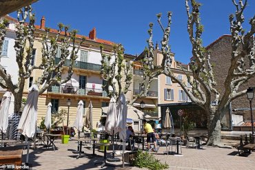 Во Франции туристы упали с балкона, пытаясь заняться сексом